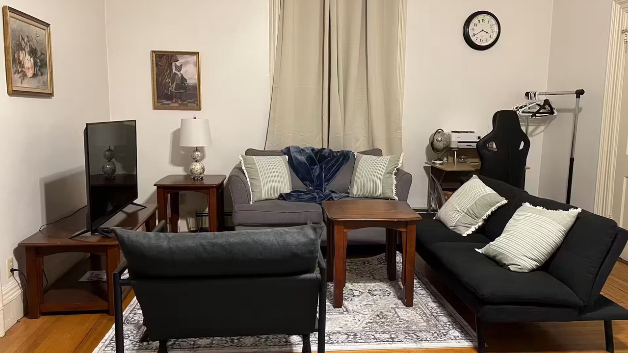 Photo of Livingroom in North Brookline