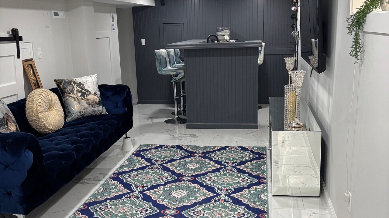 Photo of Livingroom in West End - West Side