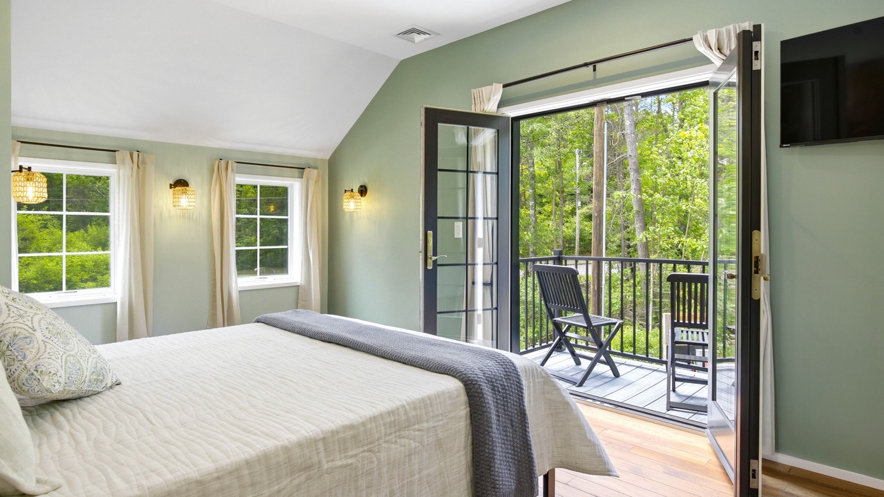Photo of Bedroom in Lenox