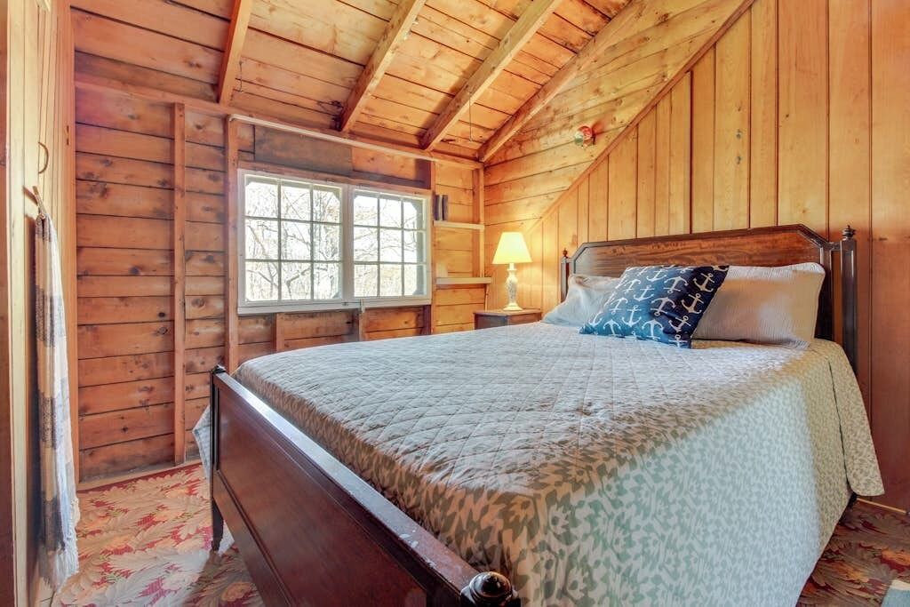 Photo of Bedroom in Boothbay Harbor