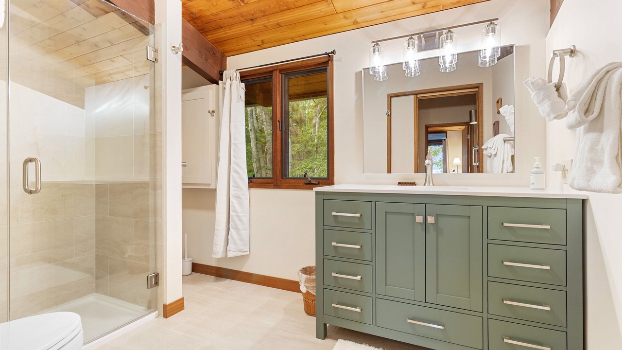 Photo of Bathroom in East Boothbay