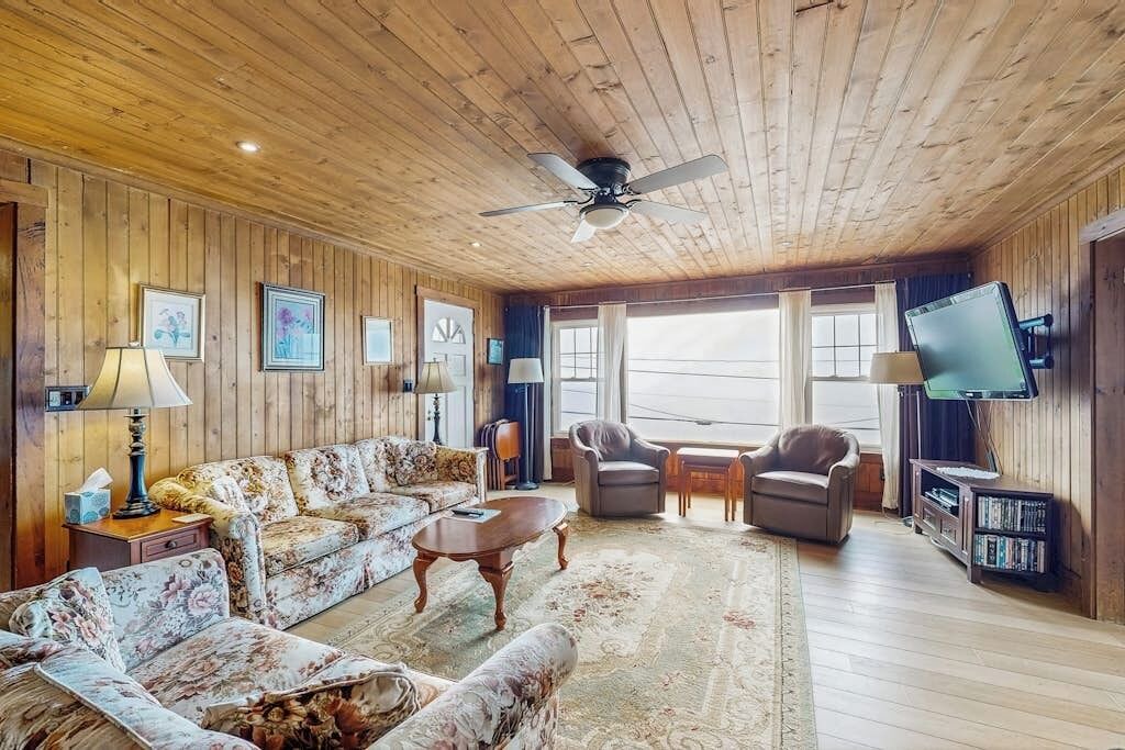 Photo of Livingroom in East Boothbay