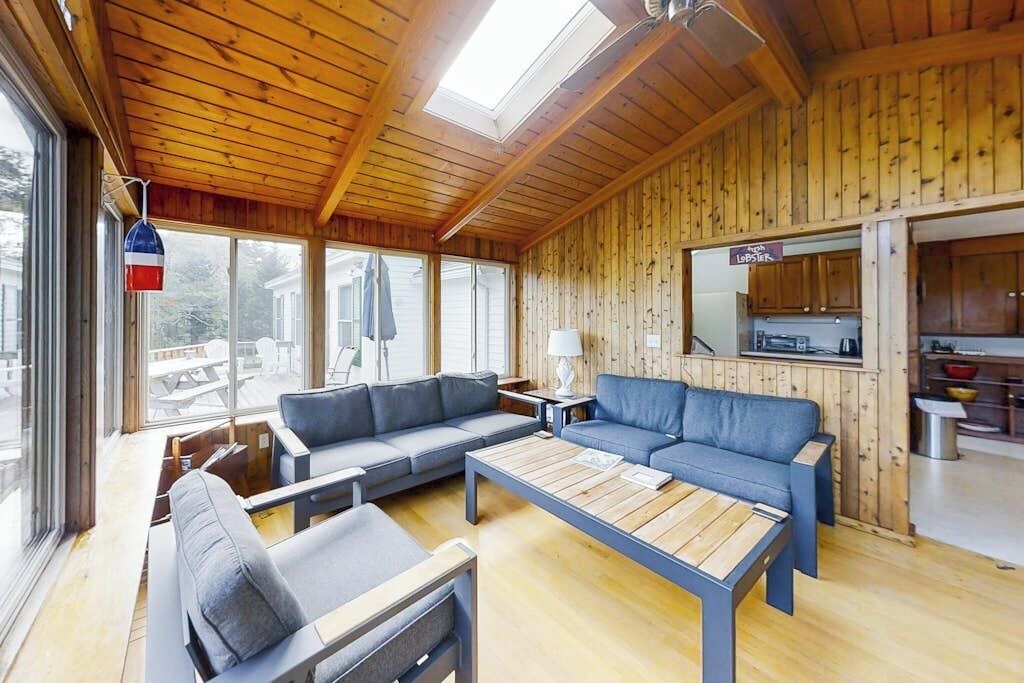 Photo of Livingroom in Bayville