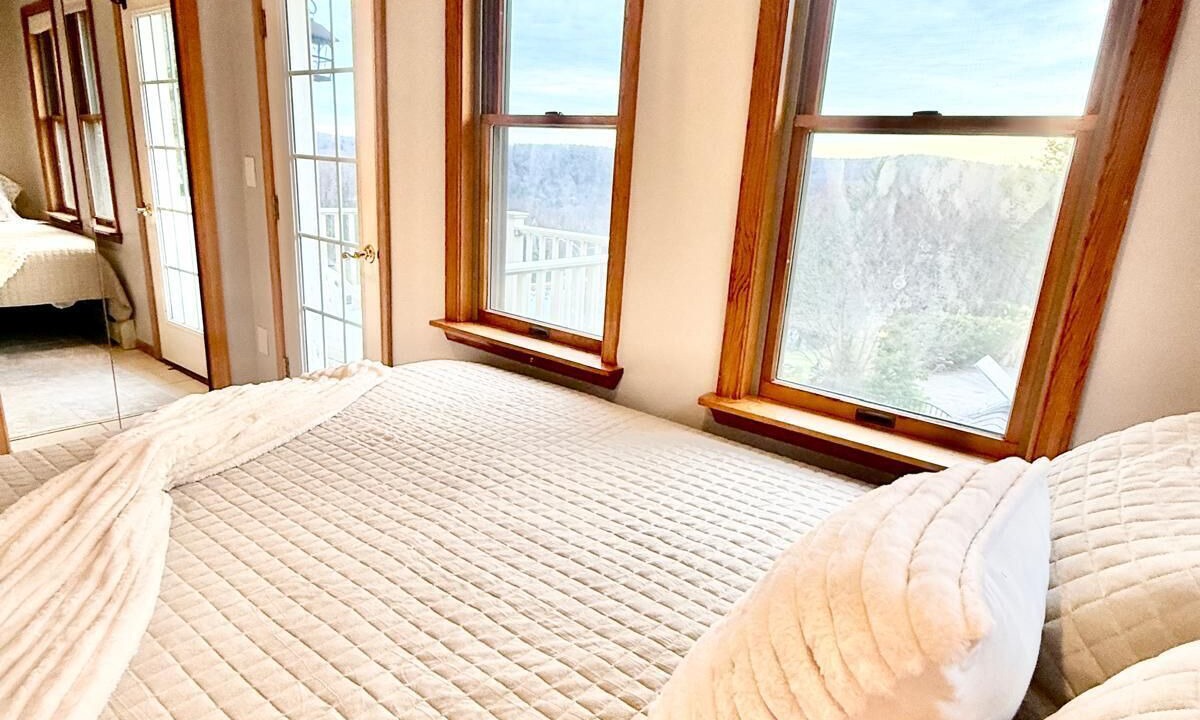 Photo of Bedroom in Hallstead