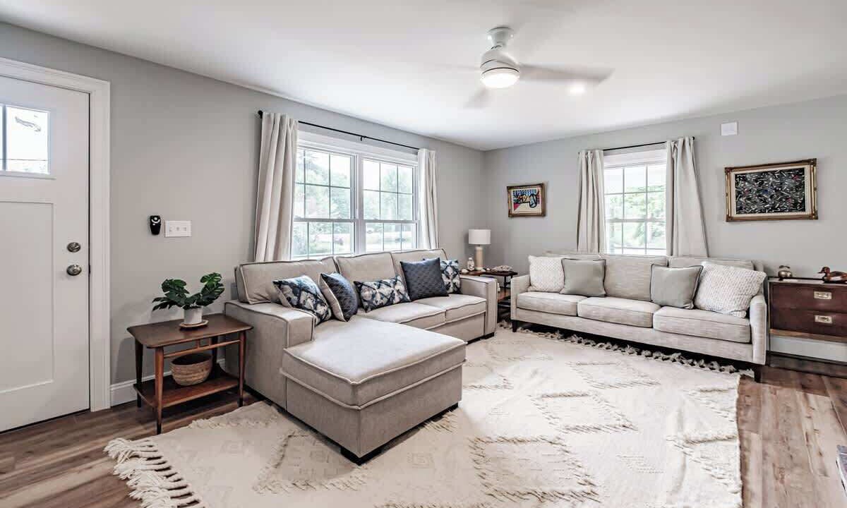 Photo of Livingroom in Raymond