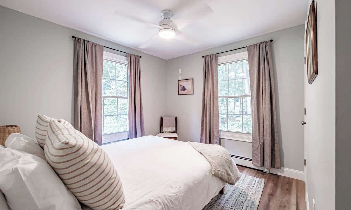 Photo of Bedroom in Raymond