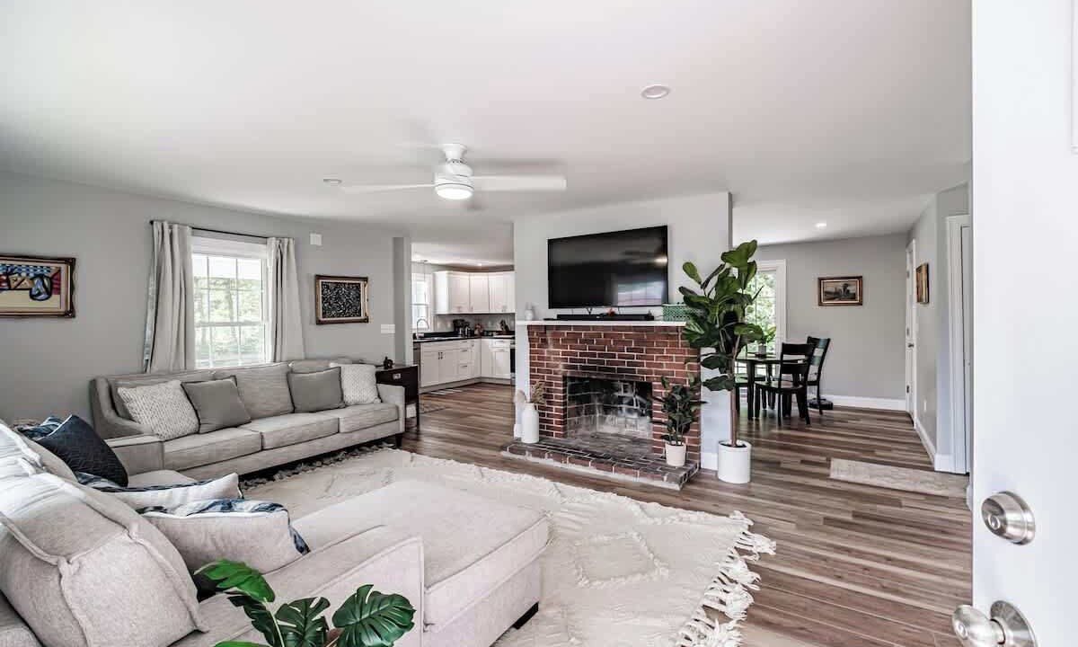 Photo of Livingroom in Raymond