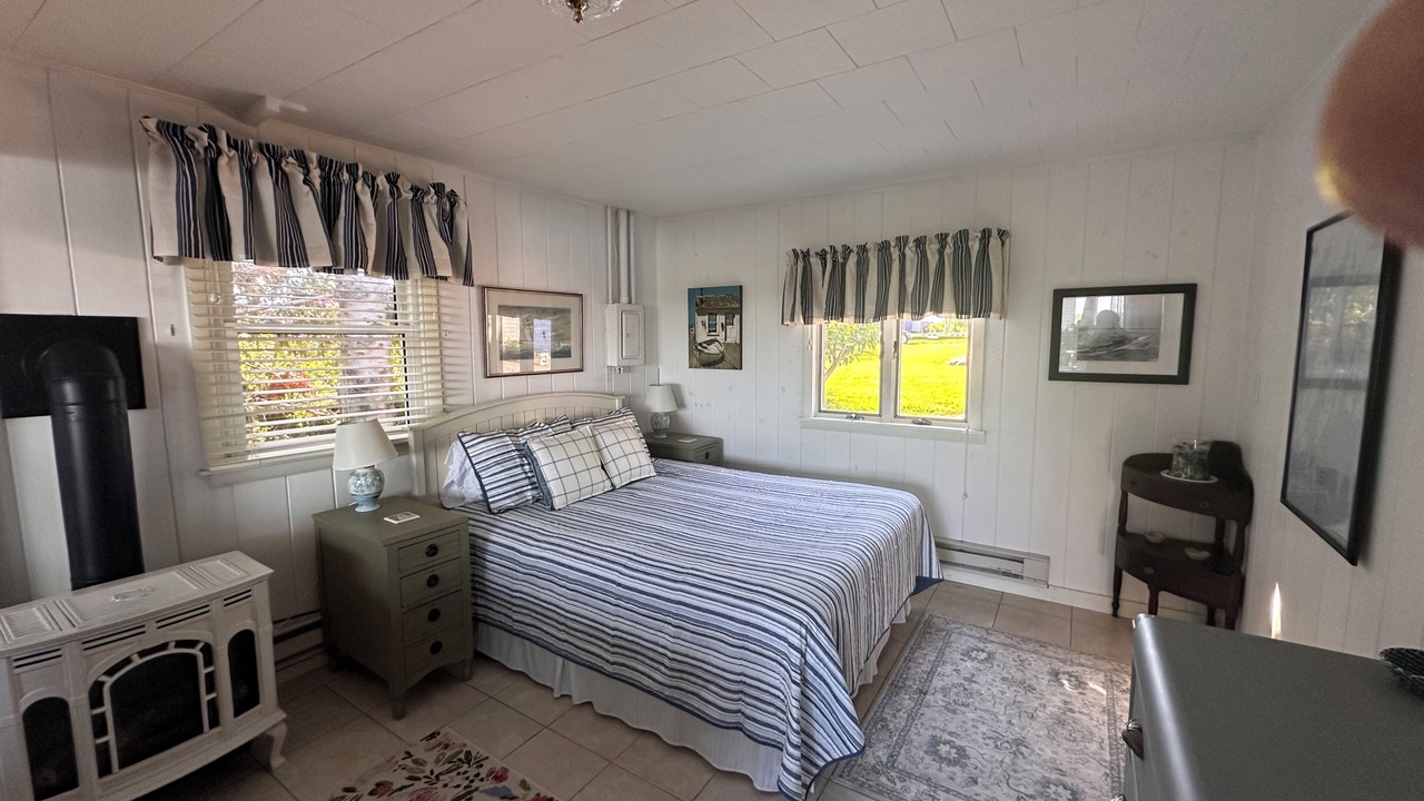 Photo of Bedroom in Mid-Coast and Islands