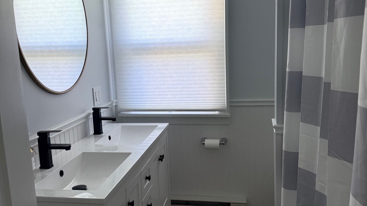 Photo of Bathroom in Niantic