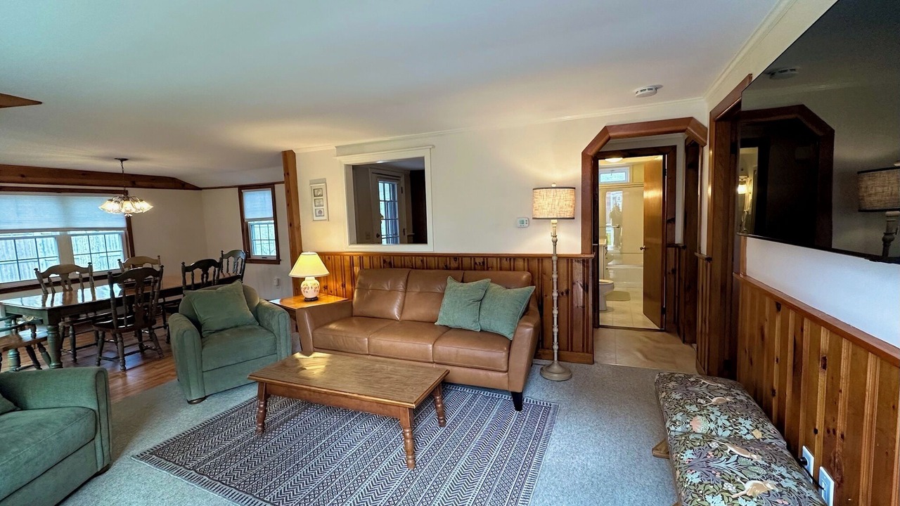 Photo of Livingroom in West Yarmouth