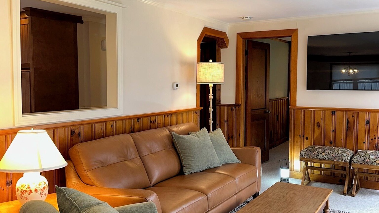 Photo of Livingroom in West Yarmouth