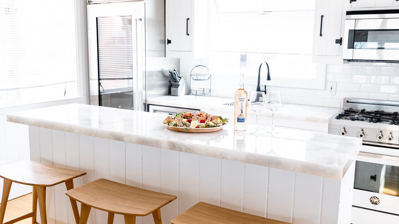 Photo of Kitchen in West Hampton Dunes