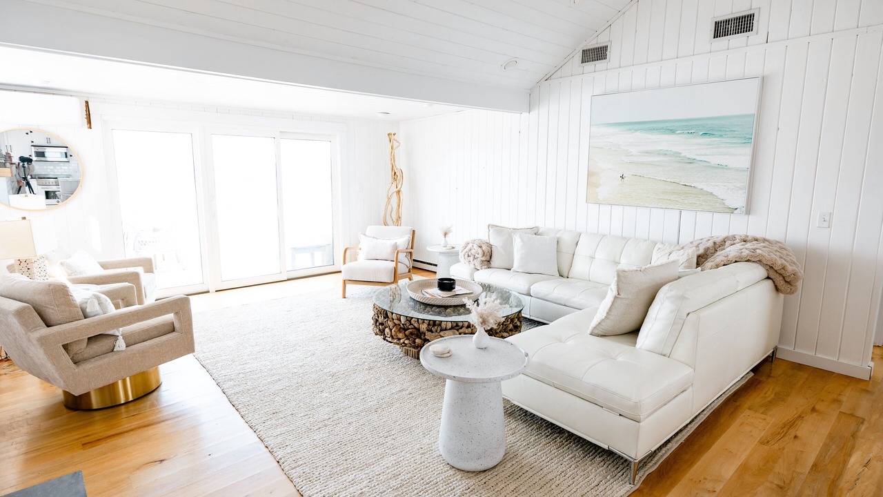 Photo of Livingroom in West Hampton Dunes