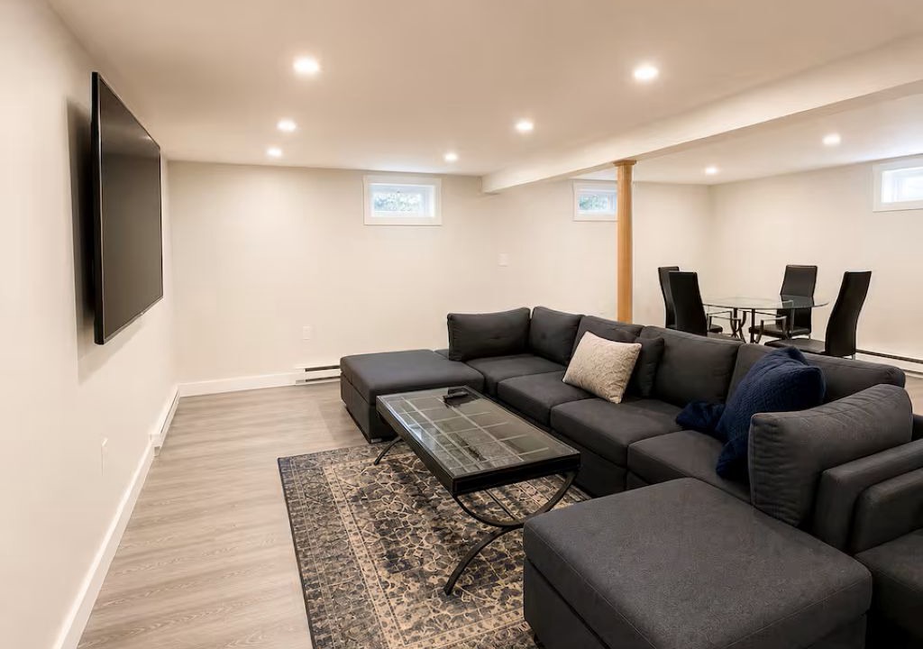 Photo of Livingroom in South Amherst