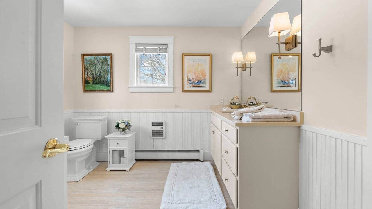 Photo of Bathroom in York Harbor