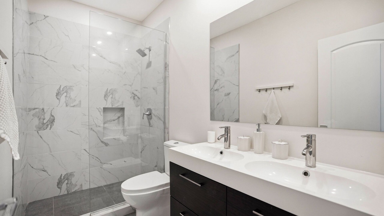 Photo of Bathroom in Shinnecock Hills