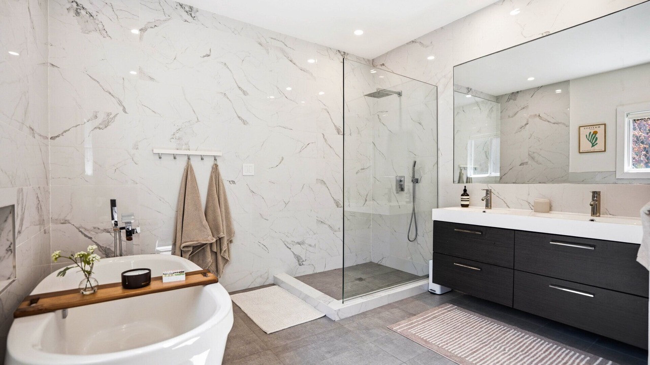 Photo of Bathroom in Shinnecock Hills
