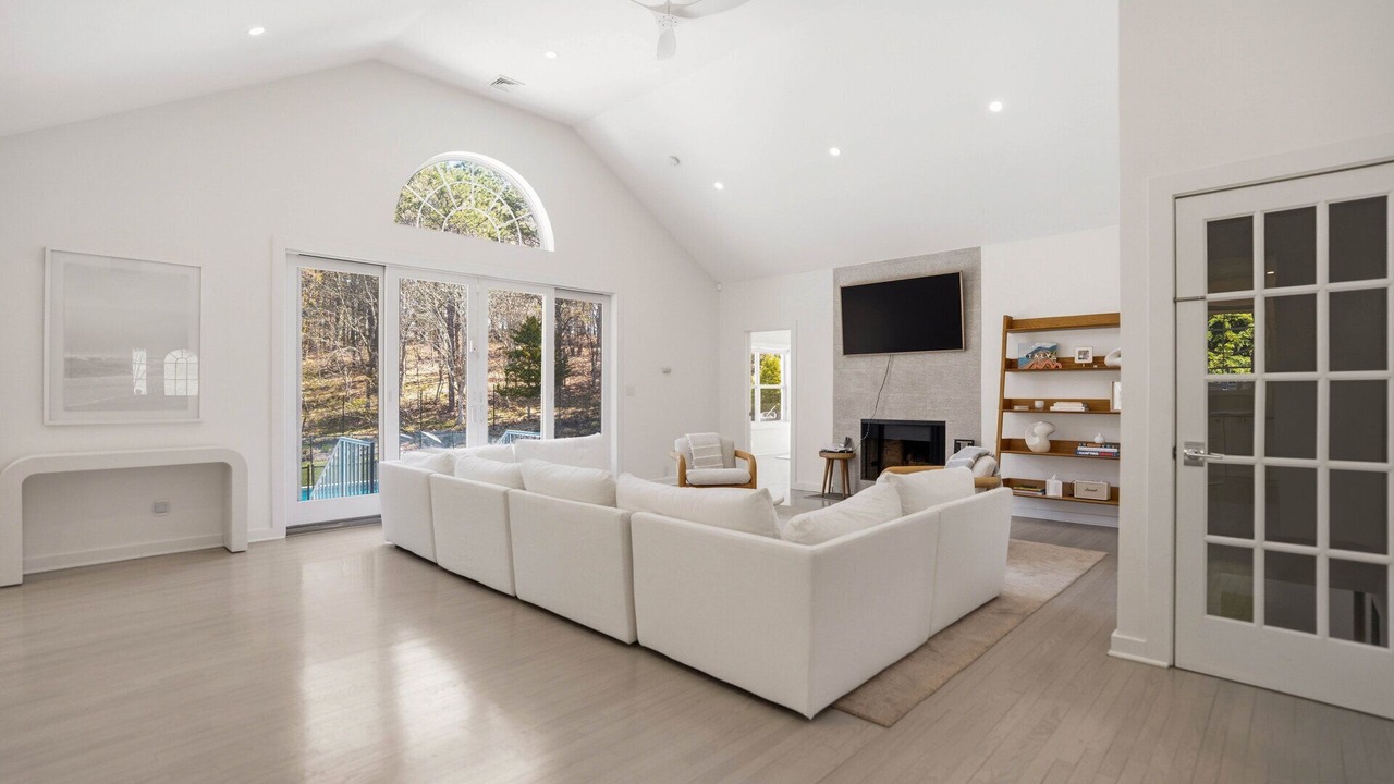 Photo of Livingroom in Shinnecock Hills