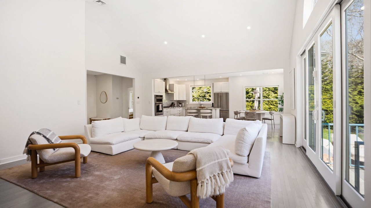 Photo of Livingroom in Shinnecock Hills
