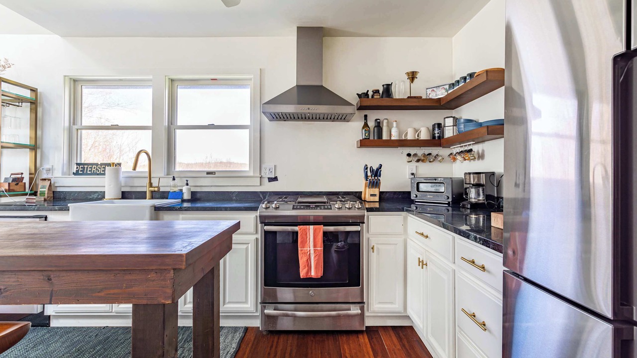 Photo of Kitchen in Town of Colchester