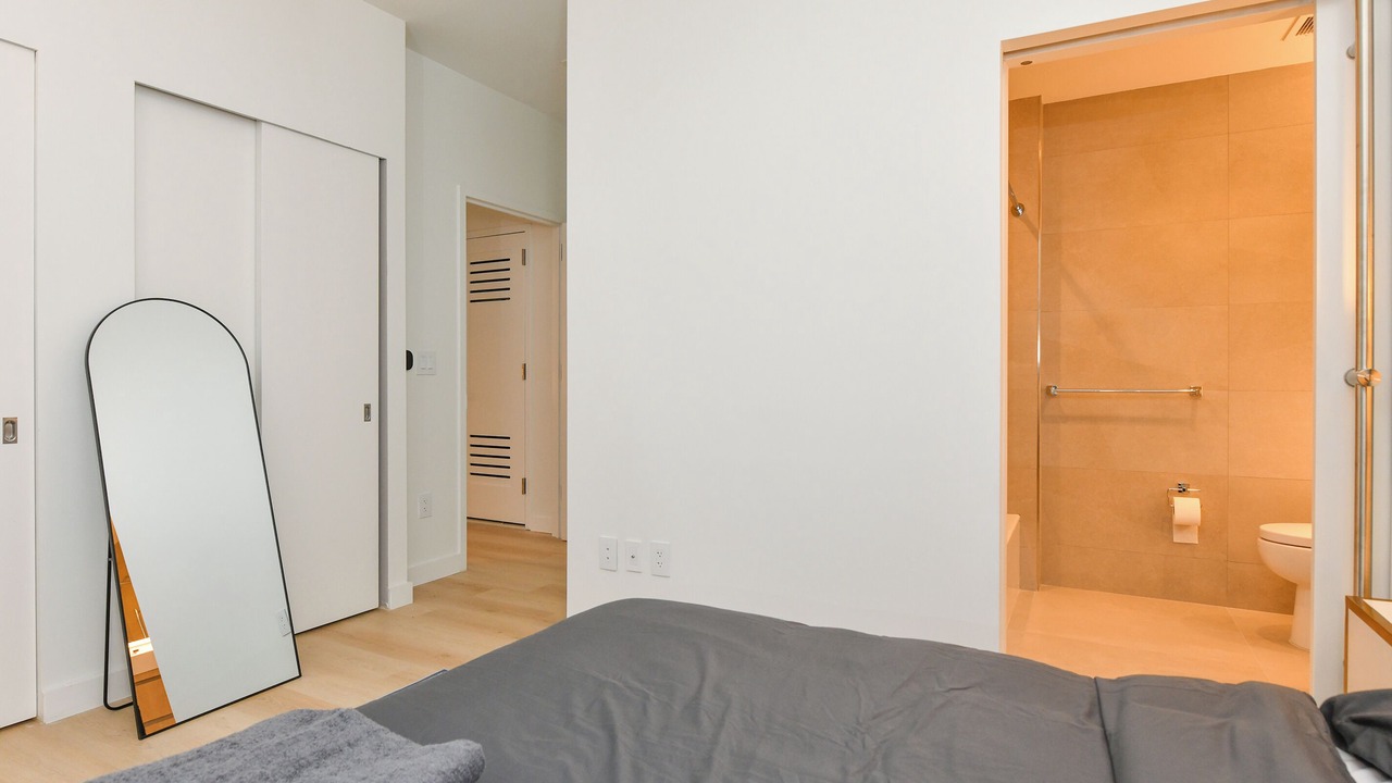 Photo of Bedroom in Financial District