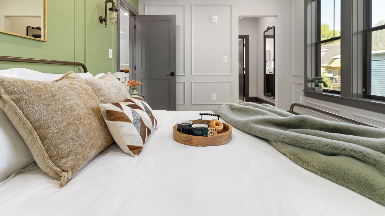 Photo of Bedroom in East Somerville