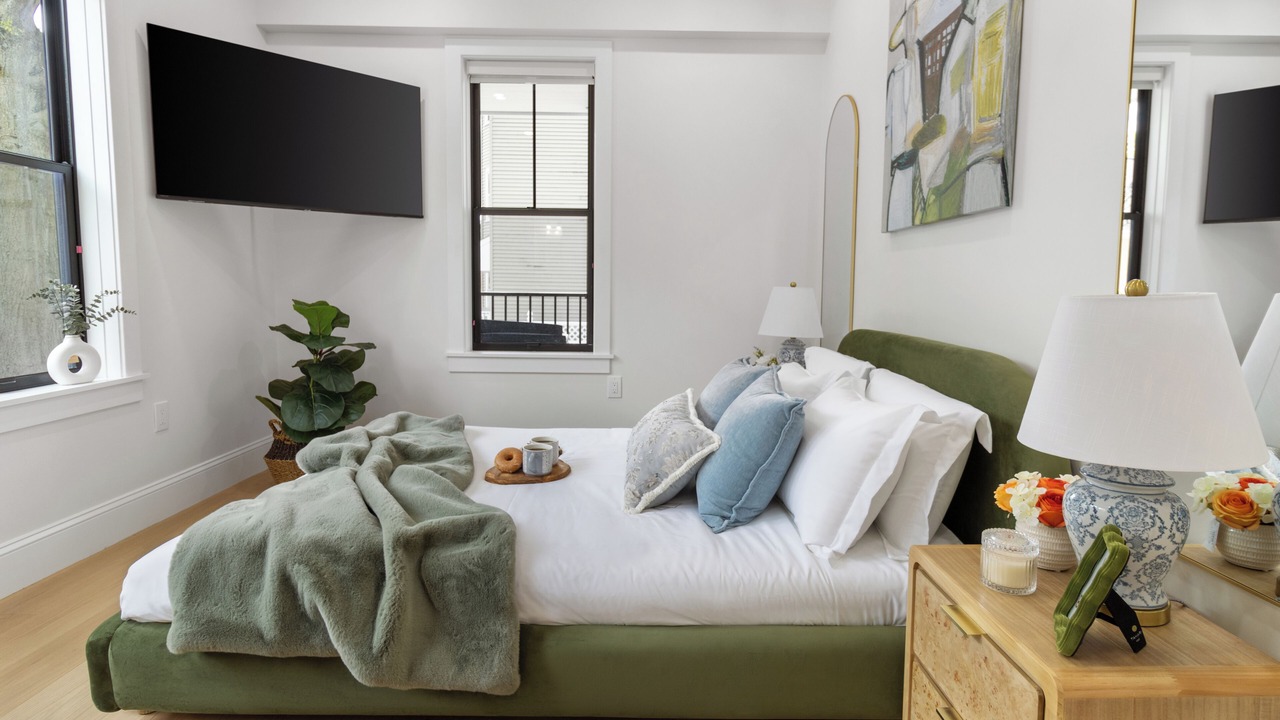 Photo of Bedroom in East Somerville