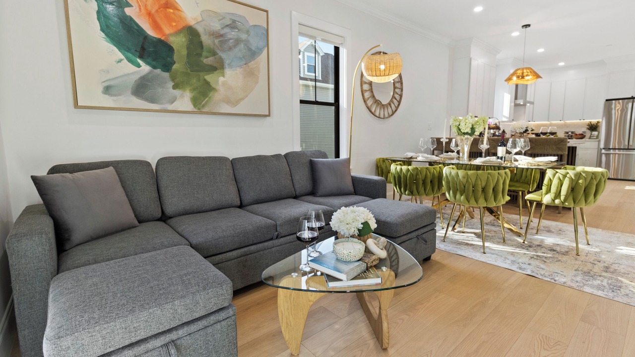 Photo of Livingroom in East Somerville