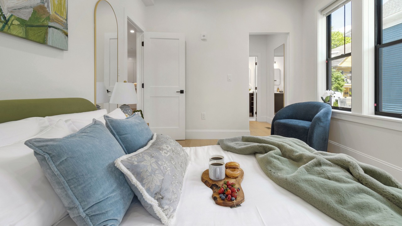 Photo of Bedroom in East Somerville