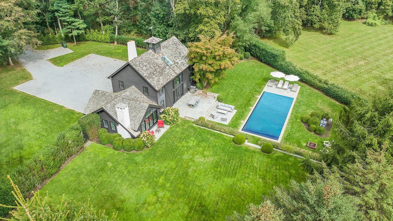 Photo of Others in Bridgehampton