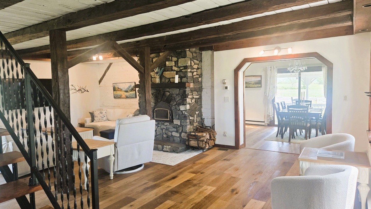 Photo of Livingroom in Fort Edward
