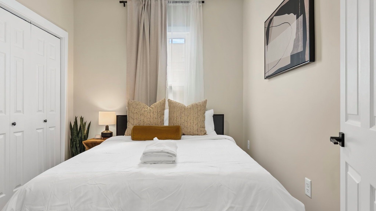 Photo of Bedroom in Central Square