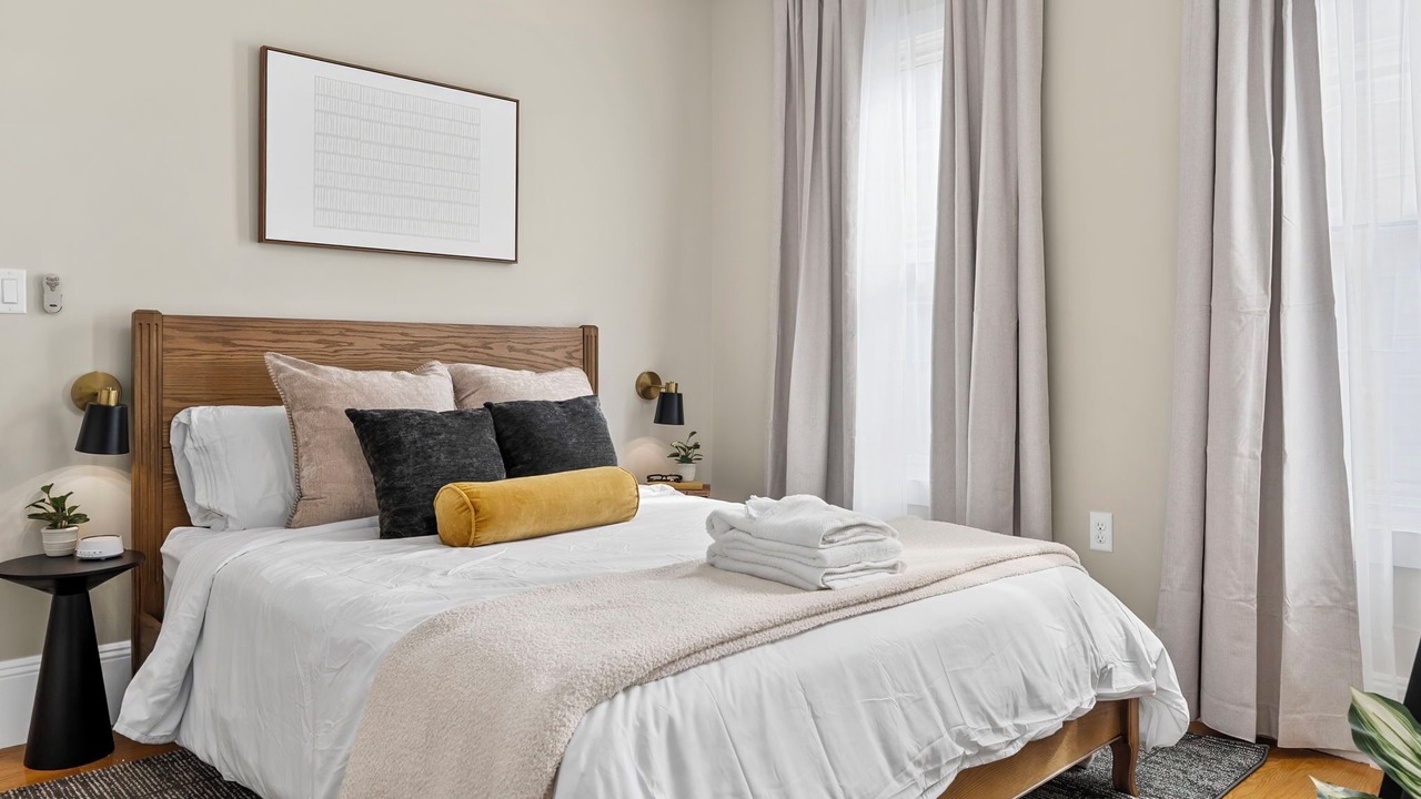 Photo of Bedroom in Central Square