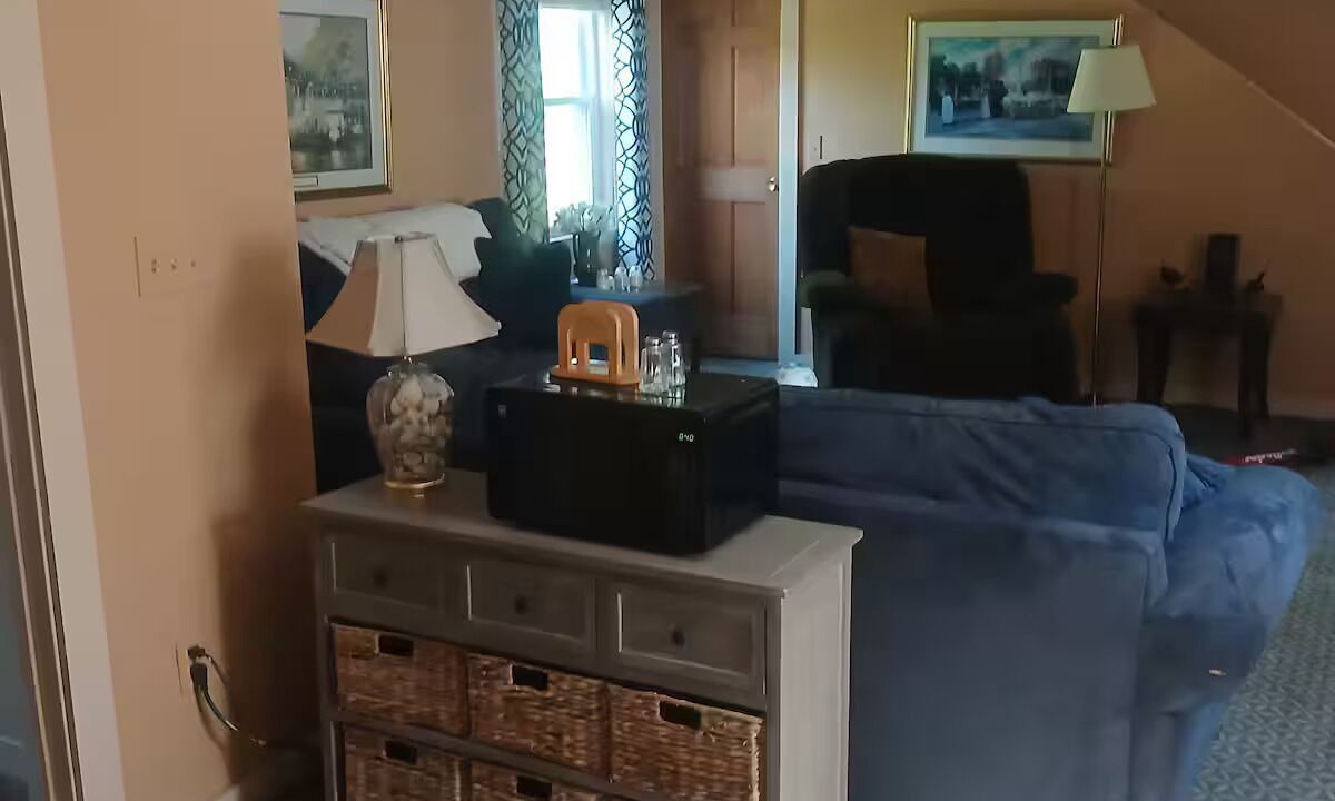 Photo of Livingroom in Marshfield