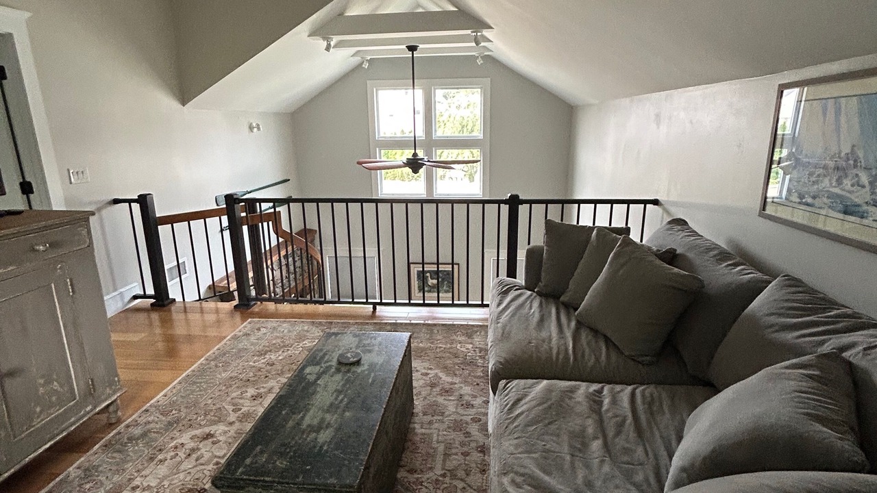 Photo of Livingroom in Stonington