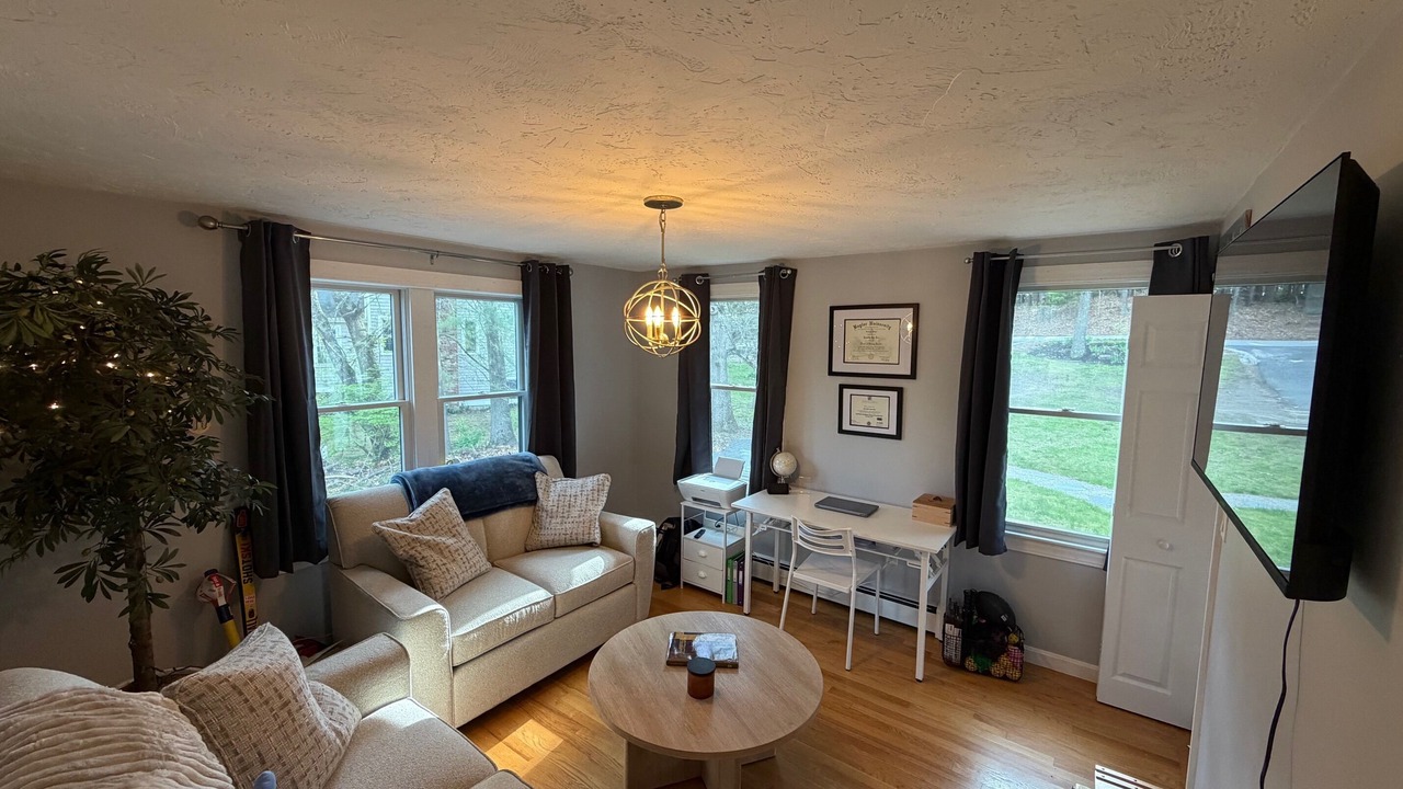 Photo of Livingroom in Marshfield