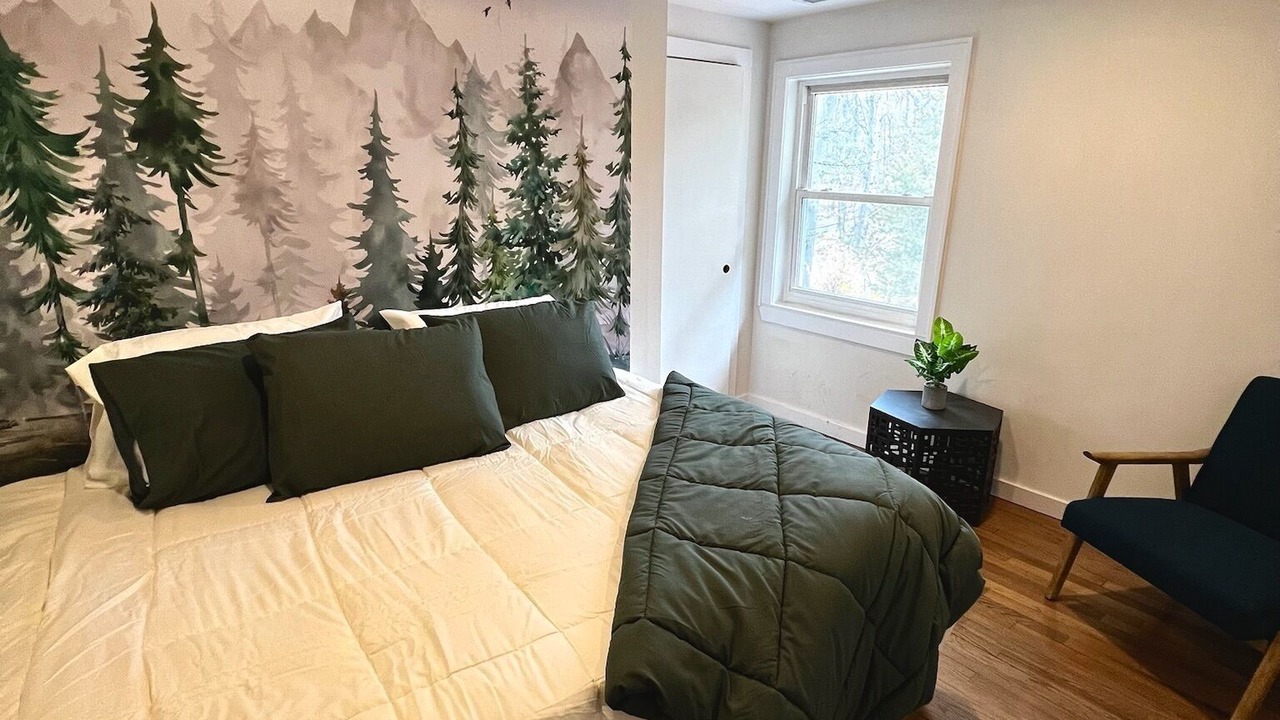 Photo of Bedroom in Clinton