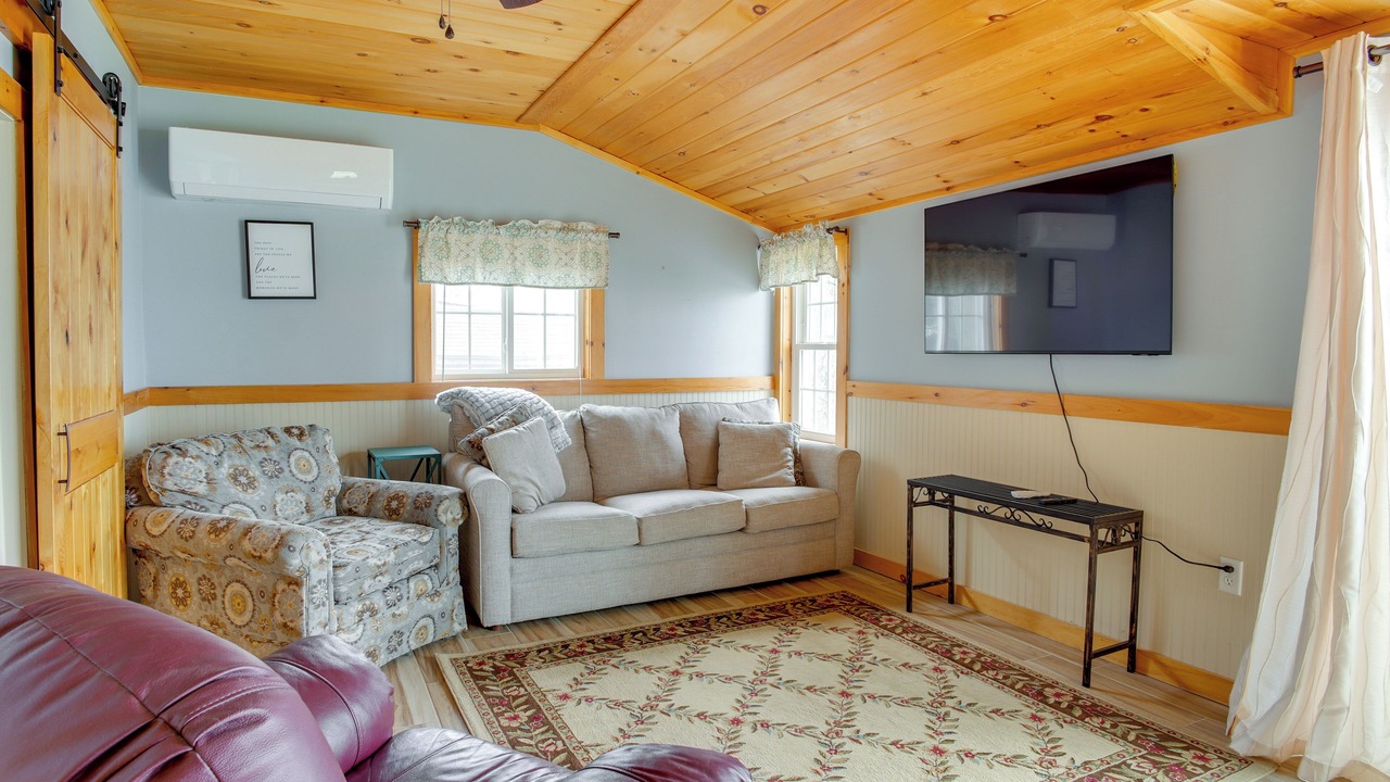 Photo of Livingroom in Chazy