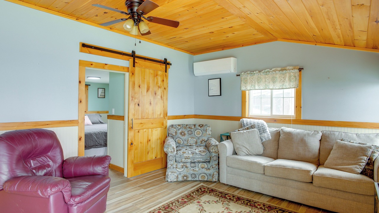 Photo of Livingroom in Chazy