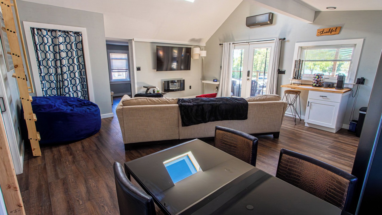 Photo of Livingroom in Tonawanda