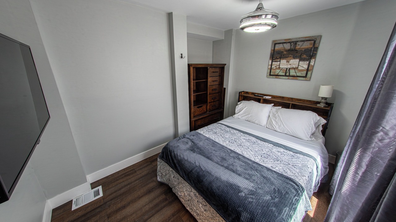 Photo of Bedroom in Tonawanda