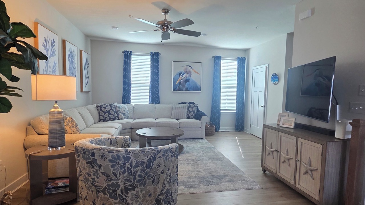 Photo of Livingroom in Bayside