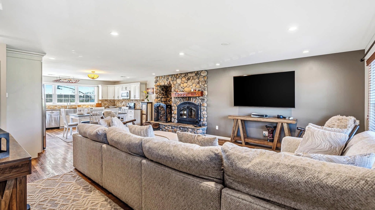 Photo of Livingroom in Jamesport