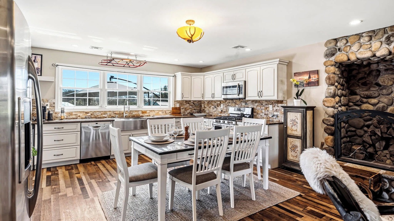 Photo of Livingroom in Jamesport