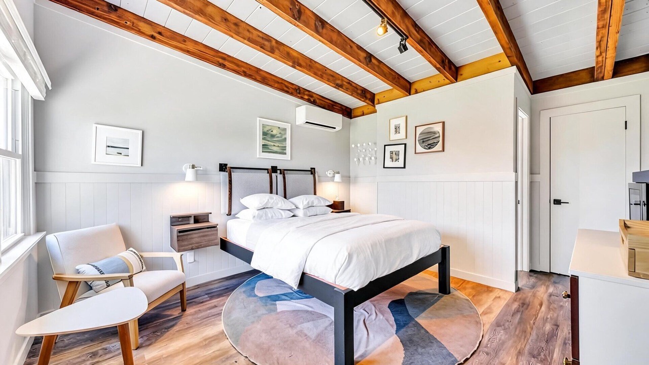 Photo of Bedroom in Hampton Bays