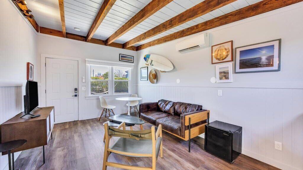 Photo of Livingroom in Hampton Bays