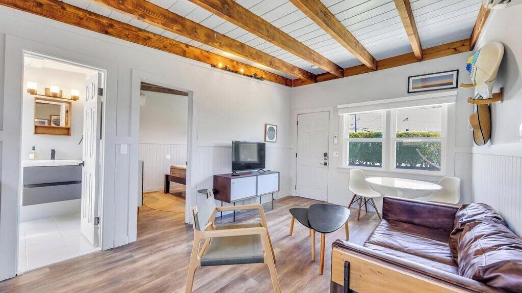 Photo of Livingroom in Hampton Bays