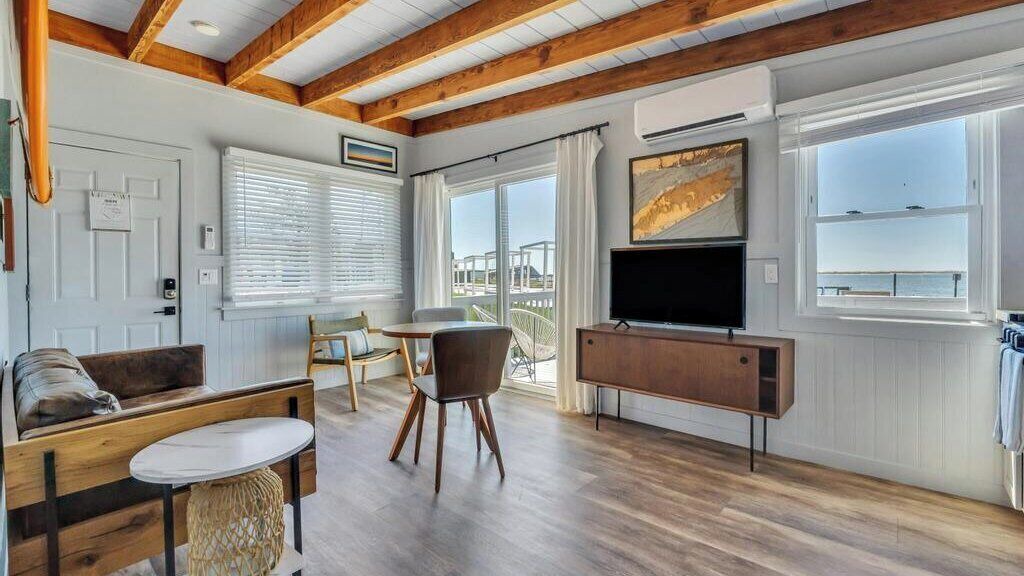 Photo of Livingroom in Hampton Bays