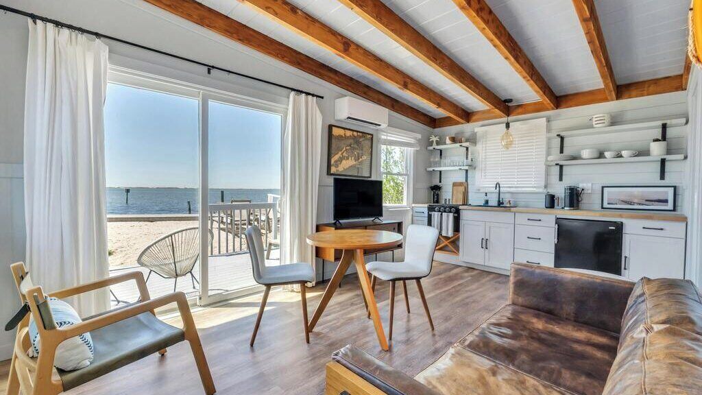 Photo of Livingroom in Hampton Bays