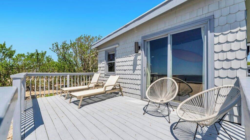 Photo of Patio Balcony in Hampton Bays